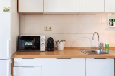 Spacious 2BDR Apartment with a Cute Balcony