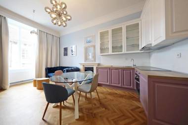 Swanky Central Apartments