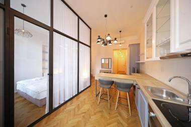 Swanky Central Apartments