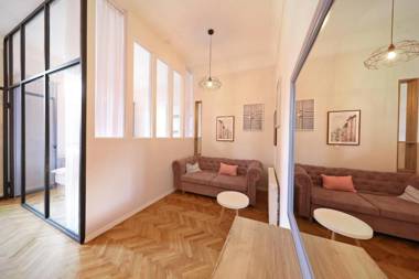 Swanky Central Apartments