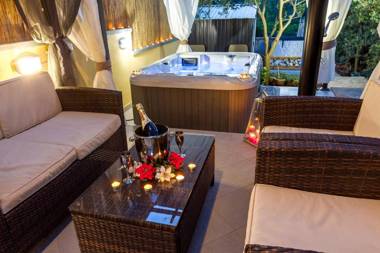 Pool Apartments Julia