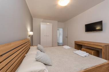 Apartments Tiramola Old Town