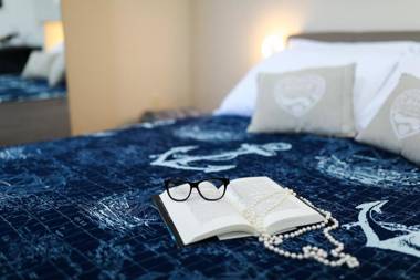 Apartments & Rooms Kolovare Beach