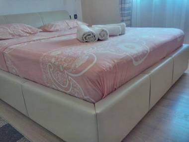 Apartment Gold & Gray