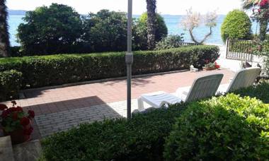 Villa Petar 2 - 10m from sea