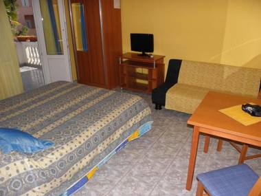 Apartments Gorda - 50m from beach