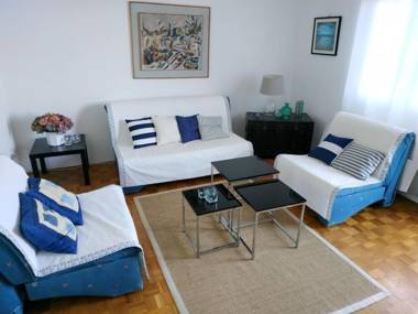 Amazing seaview apartment with a balcony near the beach - Kneza Trpimira I - AE1386