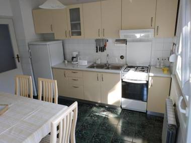 Amazing seaview apartment with a balcony near the beach - Kneza Trpimira I - AE1386