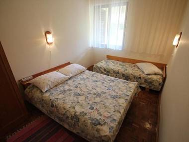 Family ground floor apartment close to the beach