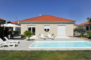 House Tony with private pool parking near beach - AE1432