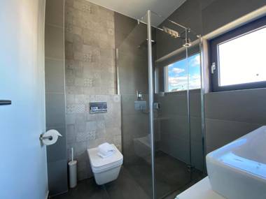 The View Luxury Residence with Pool