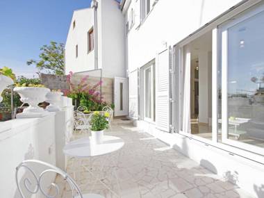 Modern Holiday Home in Zadar with Terrace