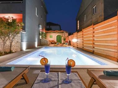 Attractive apartment in Zadar with private pool