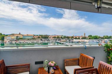 Sea view apartment Zara Luminosa