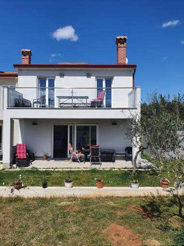 Olivia Valkanela App 2