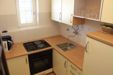 Apartments Zdenka-10m from beach