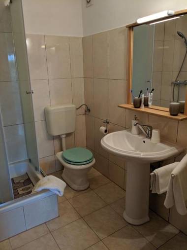 Apartments Jak - parking and BBQ