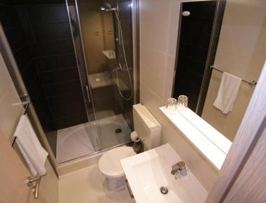 Apts and rooms Petar - near center