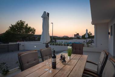 Villa Bettina with heated pool