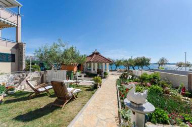 Apartments Ivanka on the beach