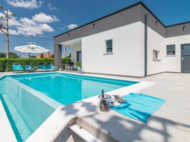 Beautiful newly built Villa Oleandra for up to 5 persons with private pool