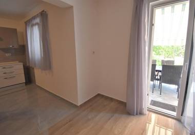 Holiday home Branka-80m from beach