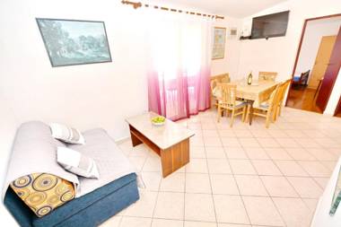 3 bedrooms appartement at Vir 250 m away from the beach with enclosed garden and wifi