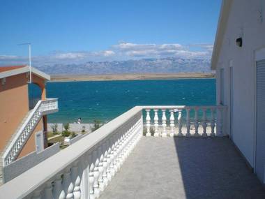 Apartments Rising Sun-20m from sea