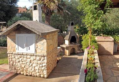 Apartments Vinko- terrace and grill