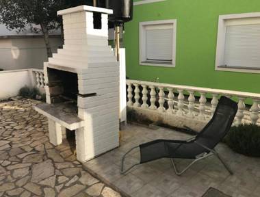 4 Apartments - parking airco - 150 m to beach - AE1481