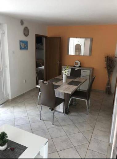 4 Apartments - parking airco - 150 m to beach - AE1481