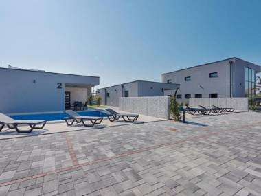 Enticing Holiday Home in Vir with Private Pool