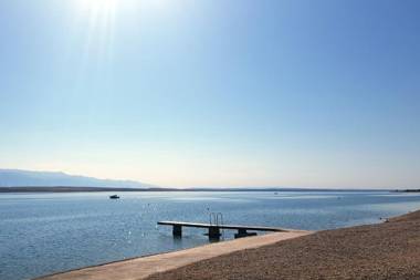 Apartments with a parking space Vir - 18946