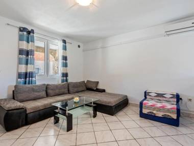 Homely Apartment in Vir with Balcony