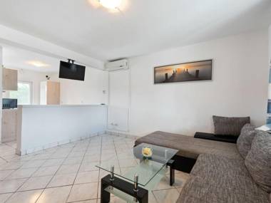 Quaint Apartment in Vir with Sea Beach Nearby