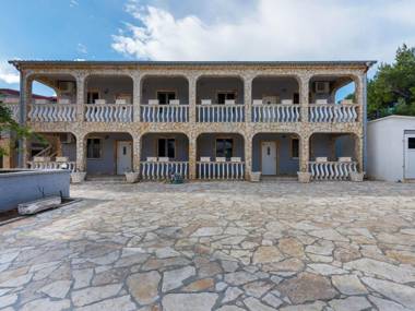 Simplistic Apartment in Vir with Garden