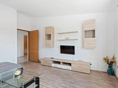 Simplistic Apartment in Vir with Garden
