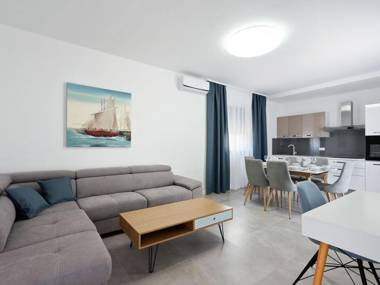 Stunning Holiday Home in Vir near Sea Beach