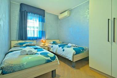 Apartments Riva-Interauto