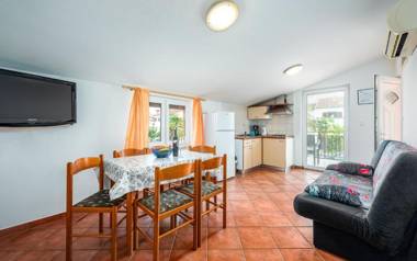 ALEKS house with apartments