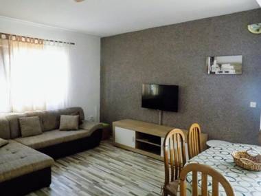 Apartmani Balan s vanjskim bazenom