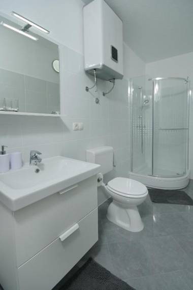 Charm Apartments And Rooms