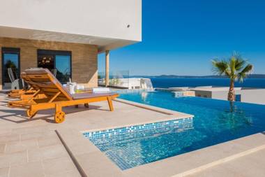 Luxury Villa White Pearl with Pool