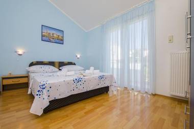 Apartments Ljuba - nice garden