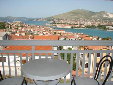 Apartments Mara - barbecue