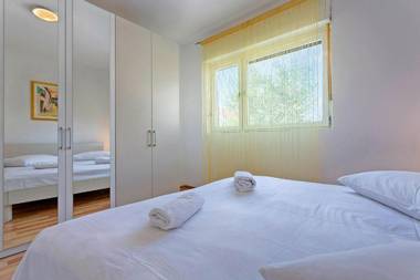 Ani in Trogir * Mittel-Dalmatien