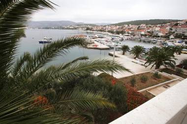 Apartments Antonia-5m from sea