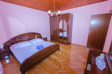 Apartments Vinko - 80m from beach