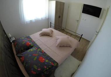 Apartment Slavena - with pool