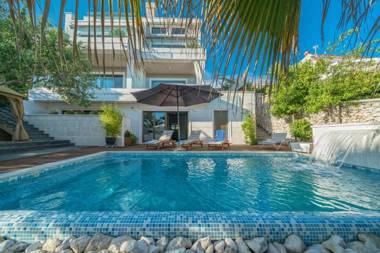 Luxury Beachfront Villa Sunshine Trogir with private heated pool and sauna at the beach in Trogir - Seget Vranjic